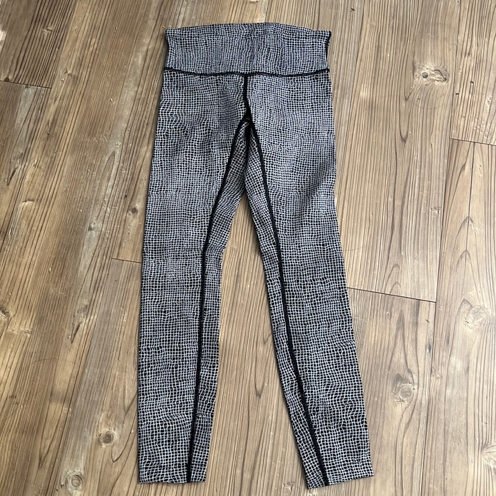 Lululemon leggings 25” size 4